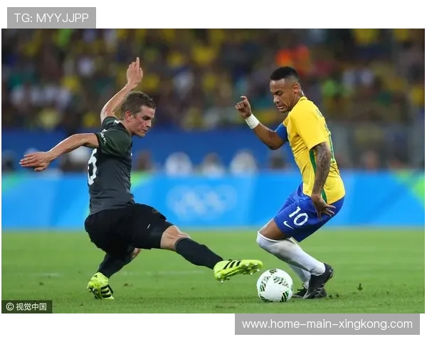 青岛西海岸多点传切精彩连线,一次射门可惜稍稍偏出 青岛西海岸多点传切精彩连线,一次射门可惜稍稍偏出